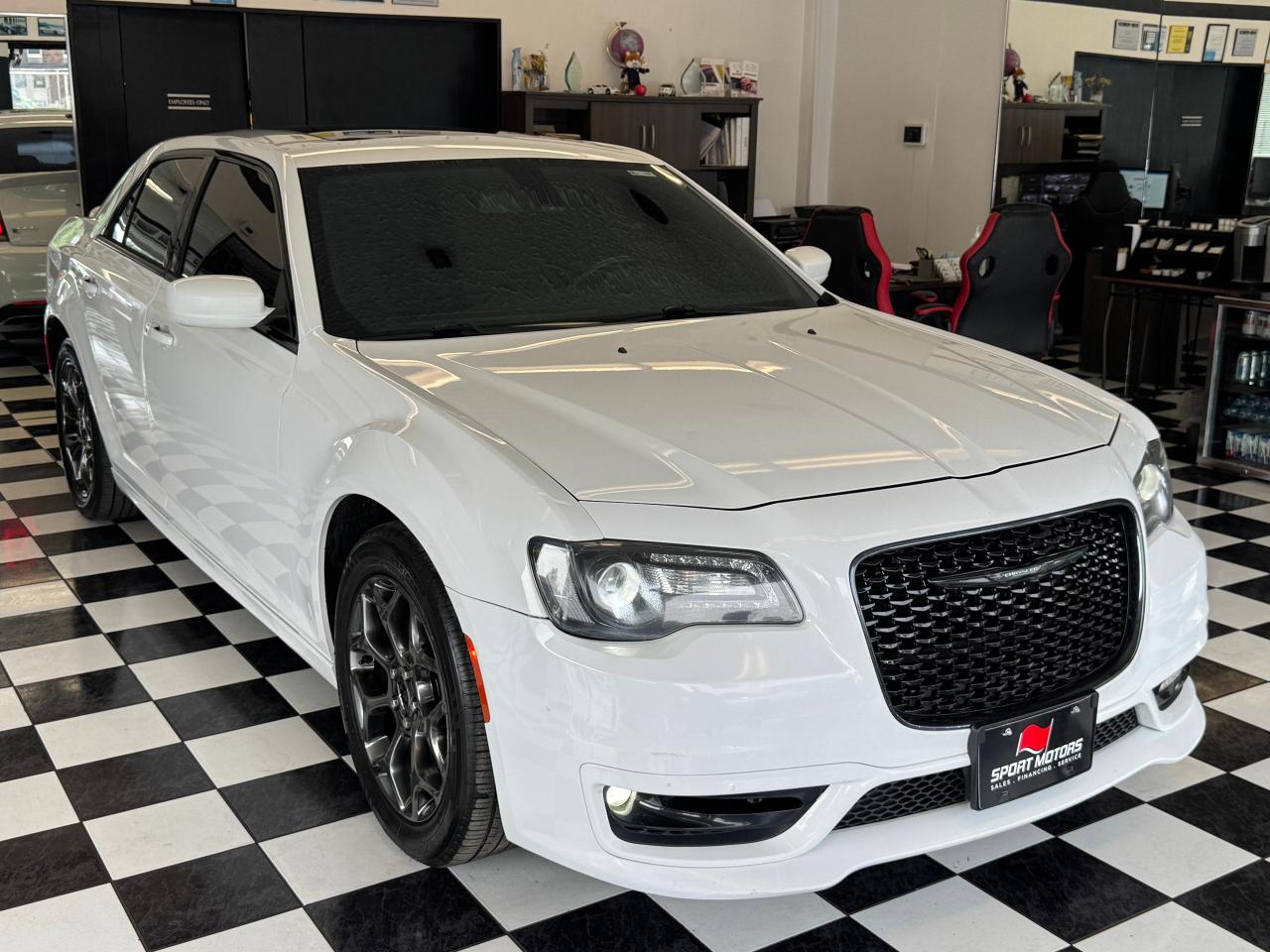 2017 Chrysler 300 300S AWD+Camera+Roof+ApplePlay Photo76