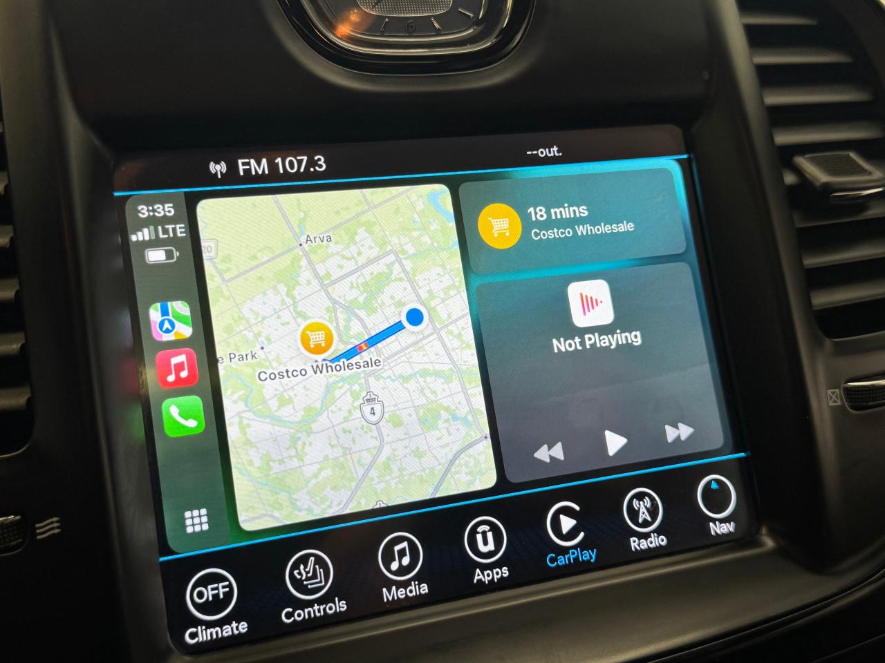 2017 Chrysler 300 300S AWD+Camera+Roof+ApplePlay Photo32