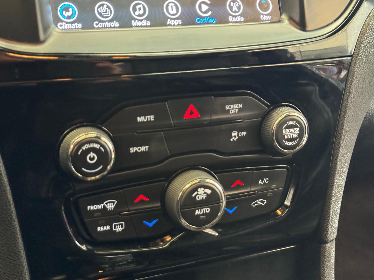 2017 Chrysler 300 300S AWD+Camera+Roof+ApplePlay Photo100