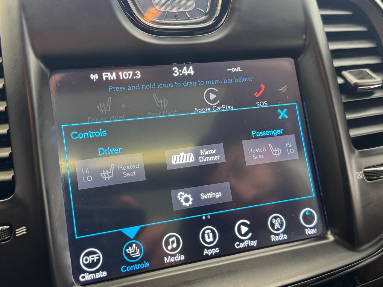 2017 Chrysler 300 300S AWD+Camera+Roof+ApplePlay Photo98