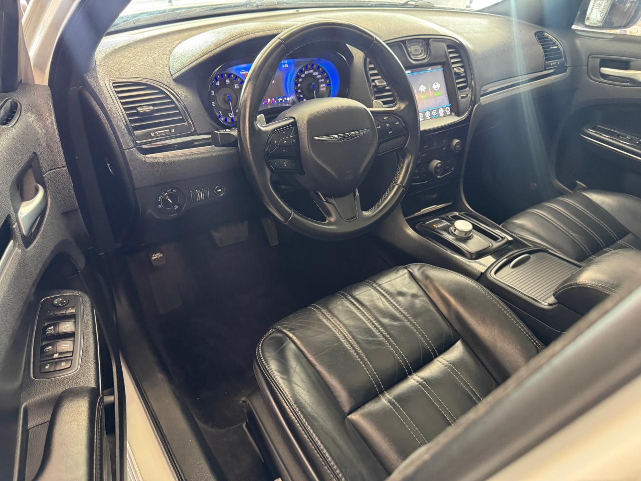 2017 Chrysler 300 300S AWD+Camera+Roof+ApplePlay Photo84