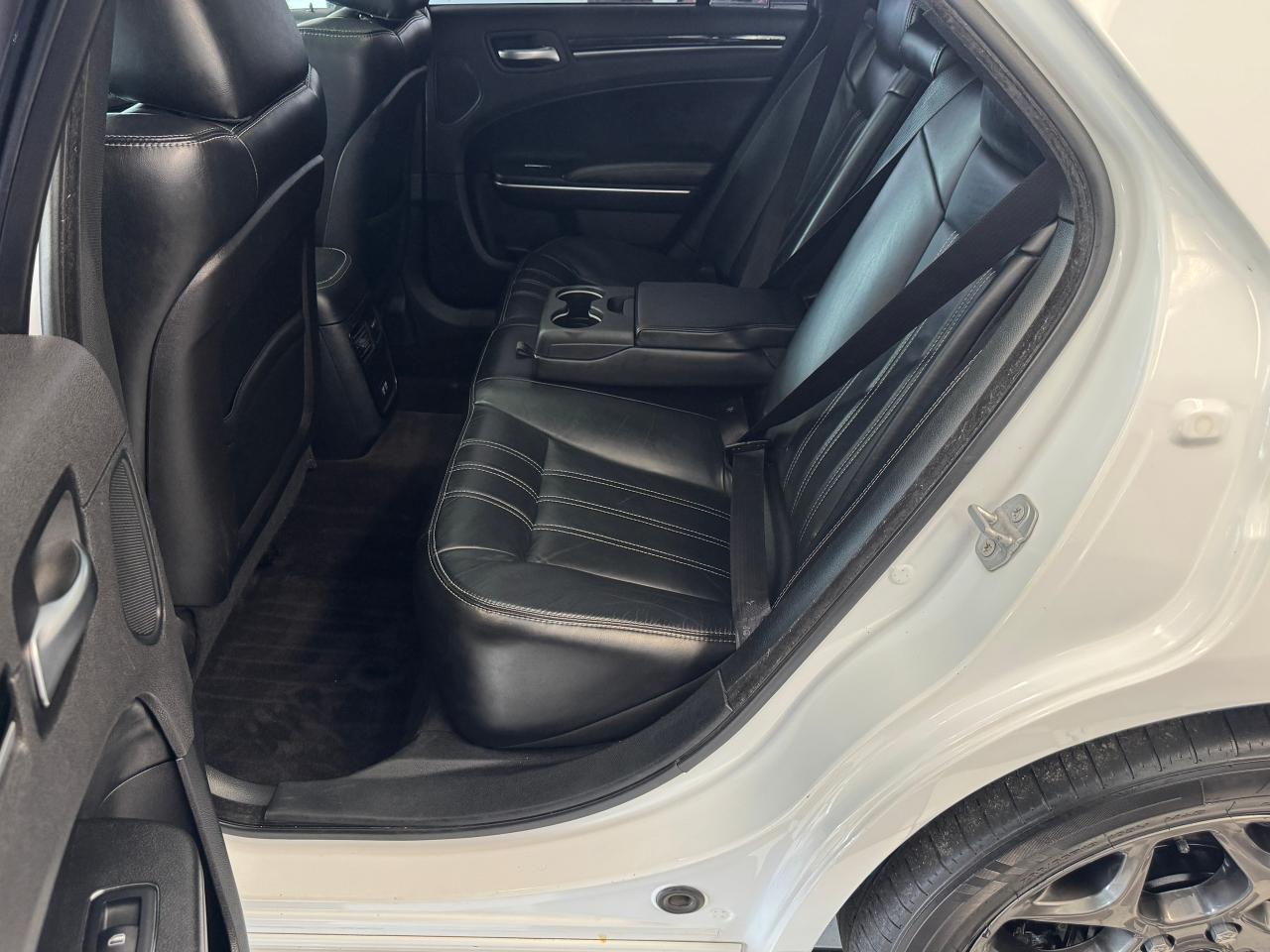 2017 Chrysler 300 300S AWD+Camera+Roof+ApplePlay Photo90