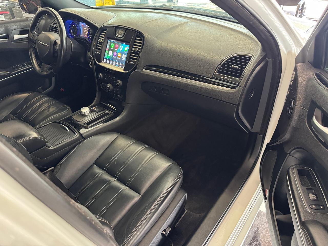 2017 Chrysler 300 300S AWD+Camera+Roof+ApplePlay Photo23
