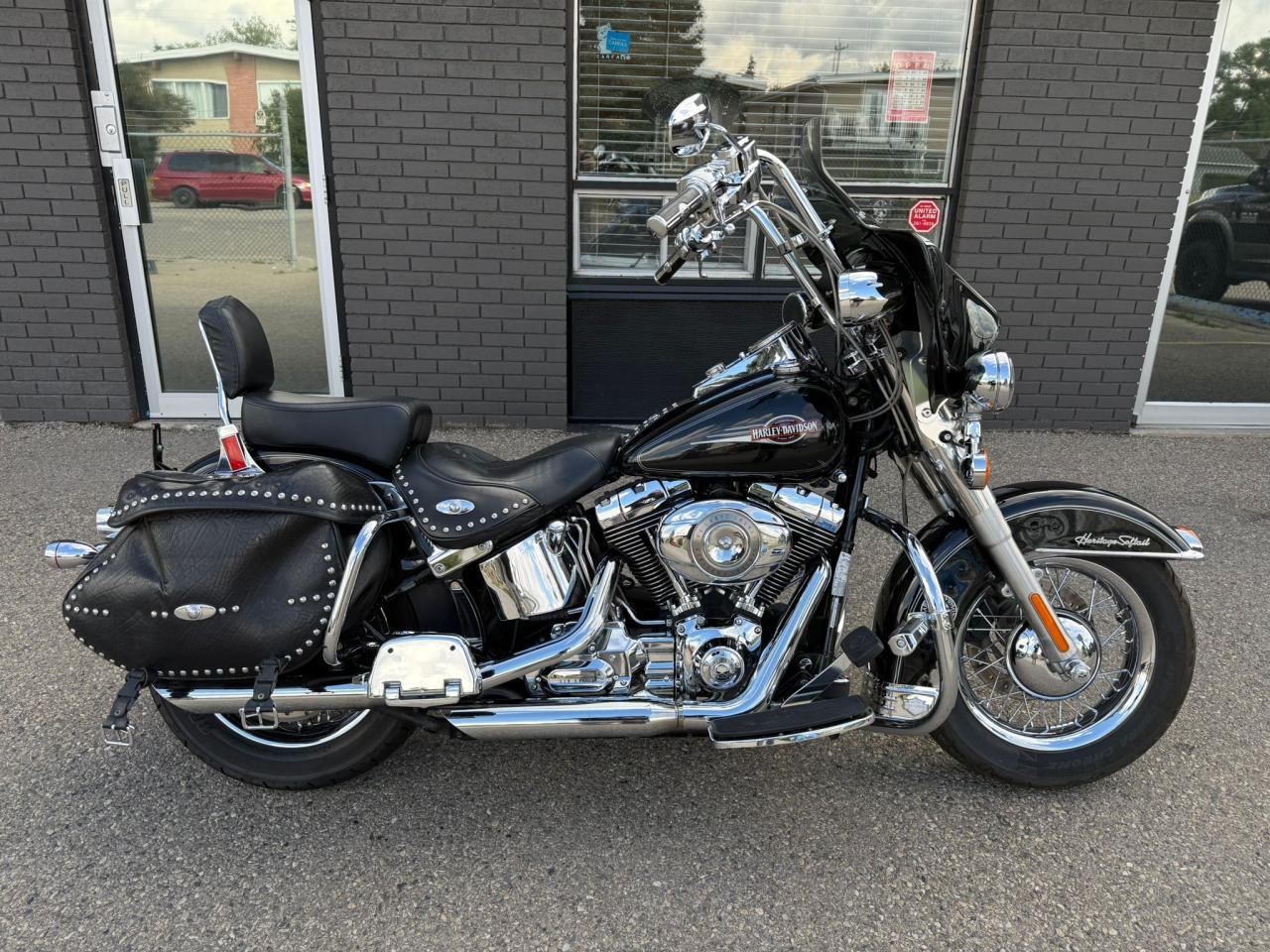 2008 Harley-Davidson Heritage Softail Classic FLSTC | FINANCING AVAILABLE | WARRANTY AVAILABLE - Photo #2