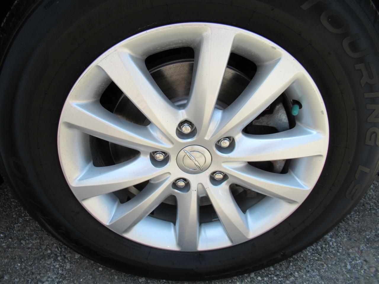 2016 Chrysler Town & Country Limited - Photo #4