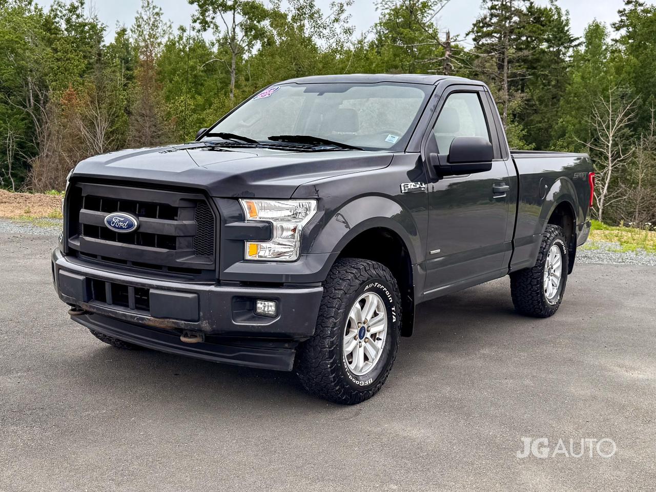 2017 Ford F-150 4WD Reg Cab 122.5" XL