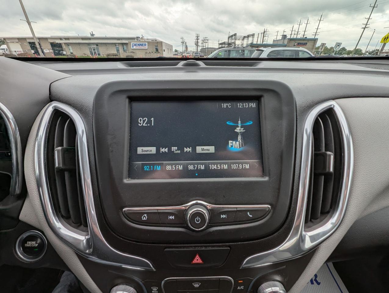 2018 Chevrolet Equinox LS | Apple CarPlay | Command Start | Htd Seats - Photo #10