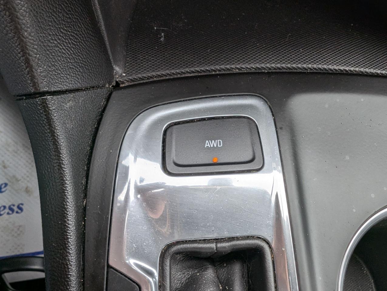 2018 Chevrolet Equinox LS | Apple CarPlay | Command Start | Htd Seats - Photo #13