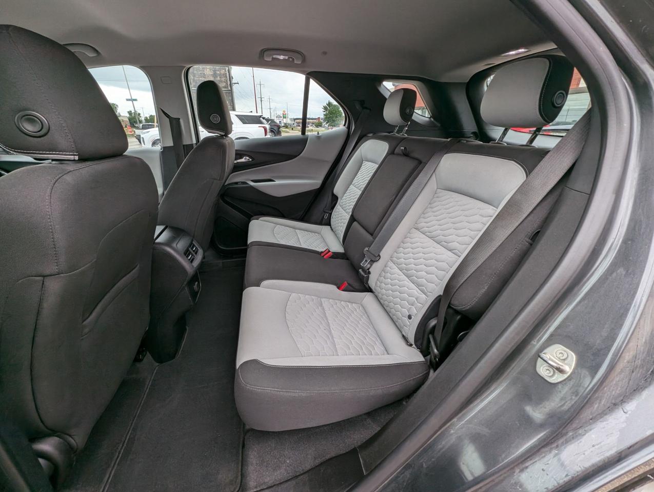 2018 Chevrolet Equinox LS | Apple CarPlay | Command Start | Htd Seats - Photo #15