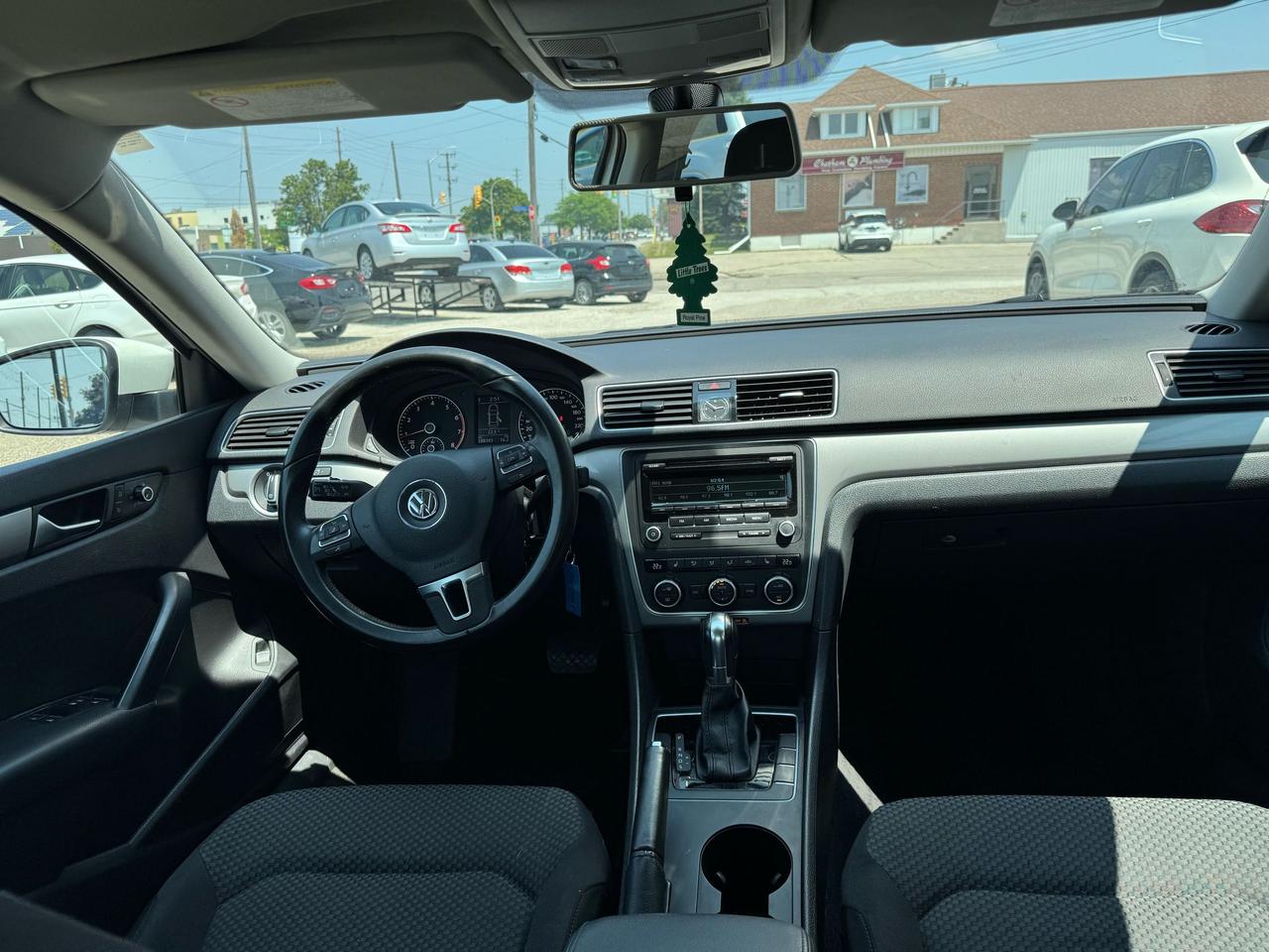 2013 Volkswagen Passat Trendline Photo