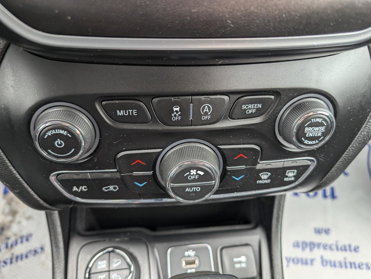 2019 Jeep Cherokee Trailhawk - Photo #11