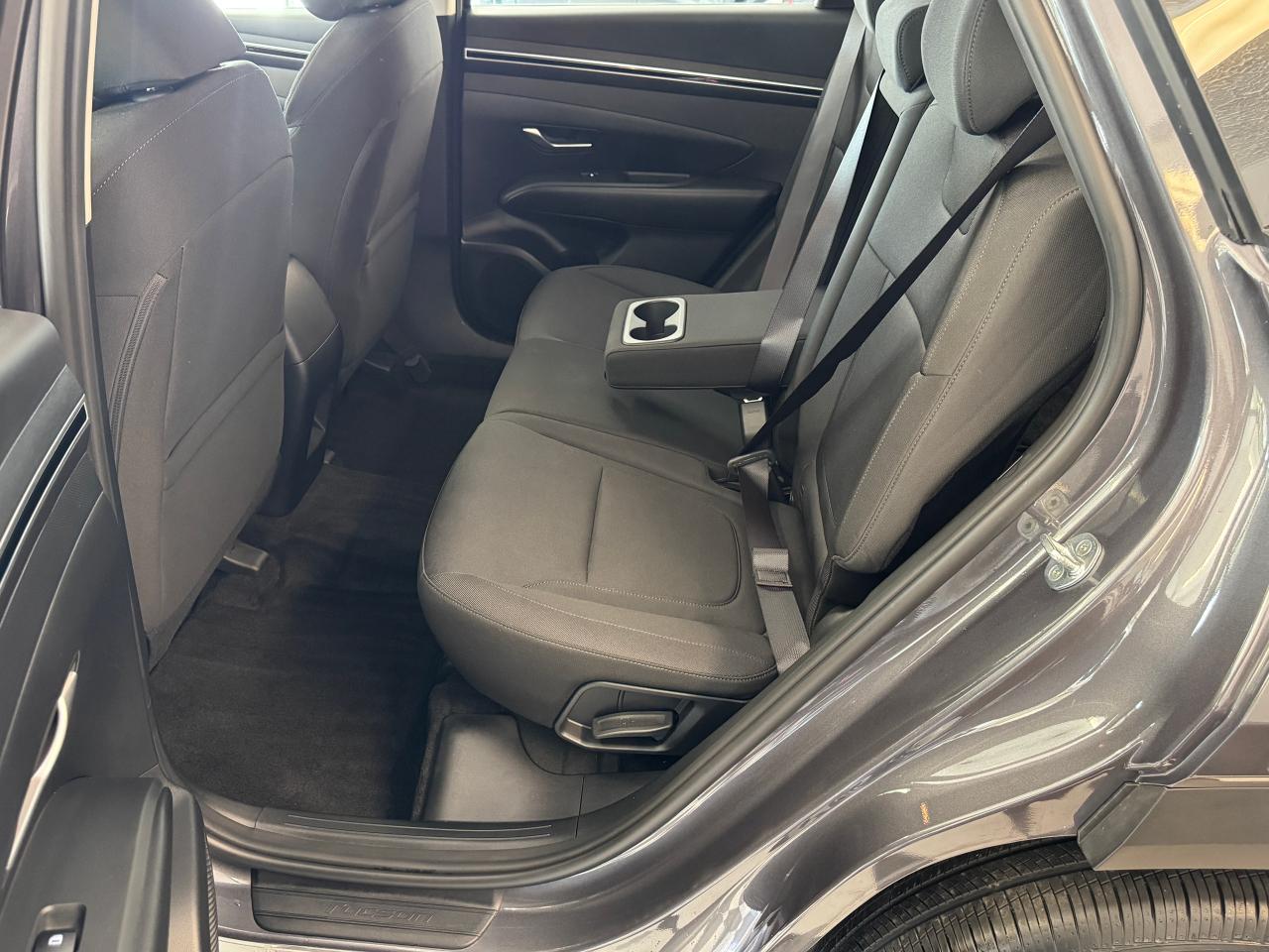 2022 Hyundai Tucson Essential AWD+ApplePlay+LIKE NEW+CLEAN CARFAX Photo25