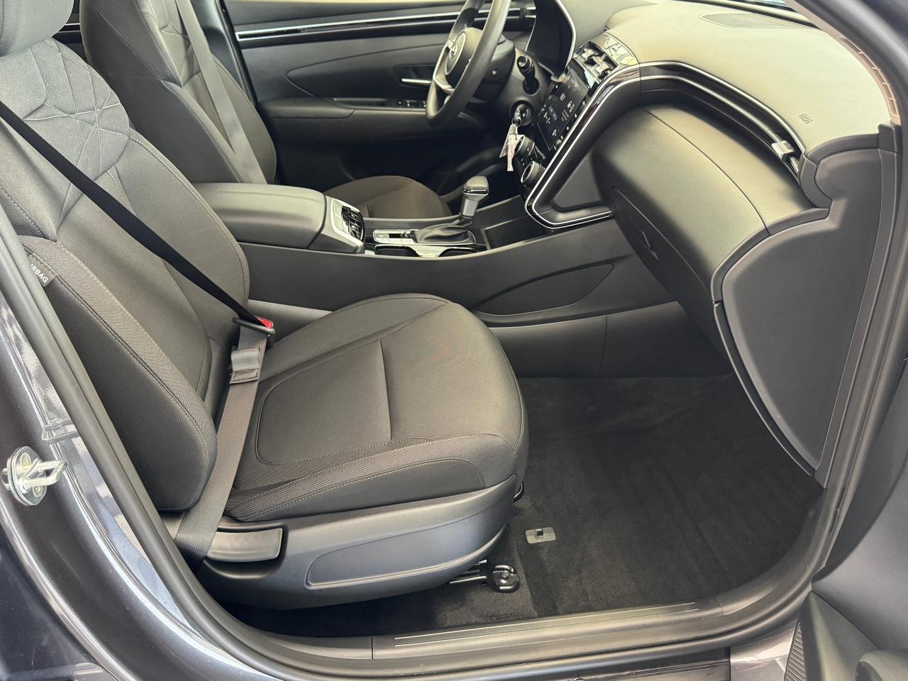 2022 Hyundai Tucson Essential AWD+ApplePlay+LIKE NEW+CLEAN CARFAX Photo23