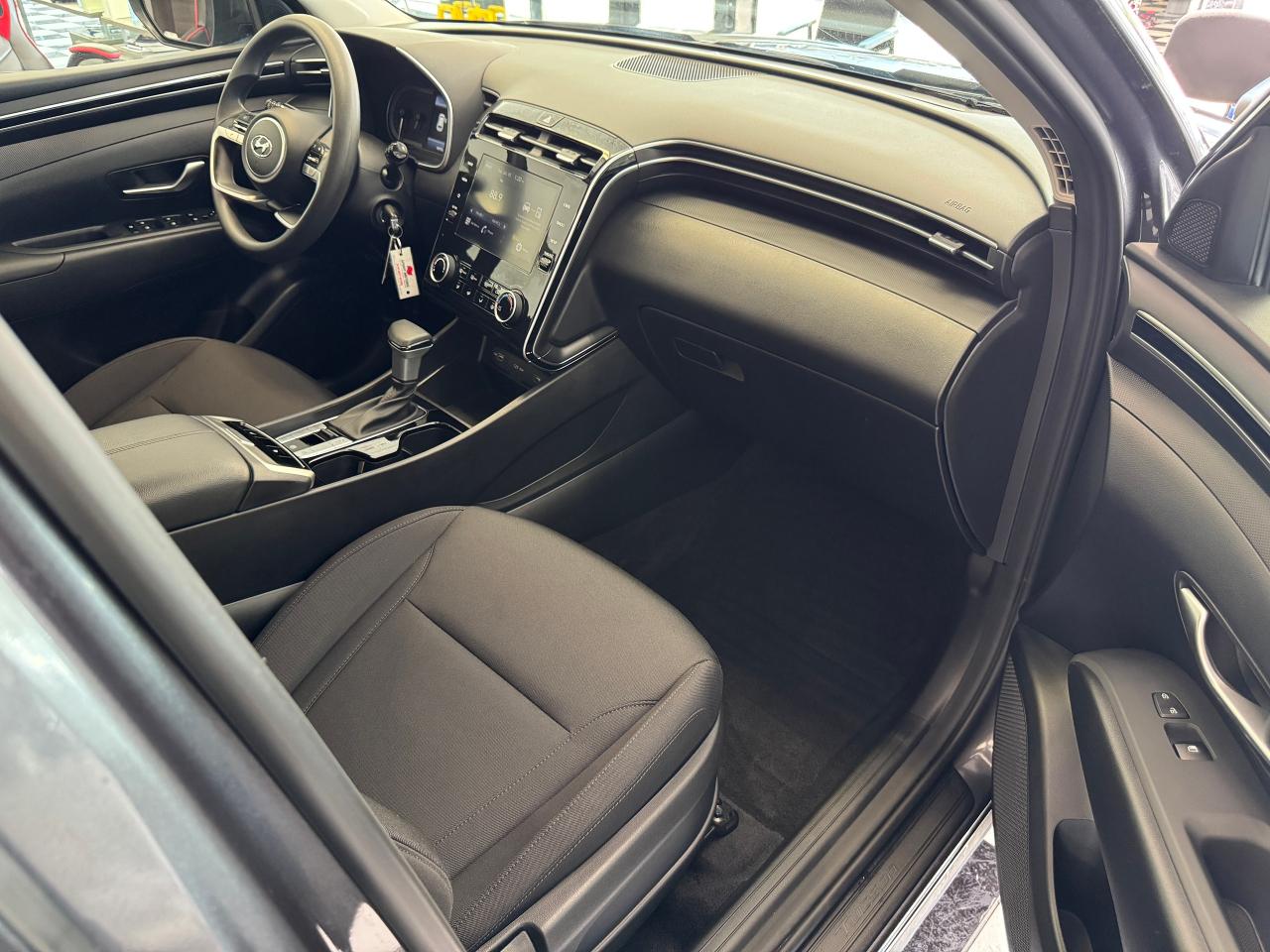 2022 Hyundai Tucson Essential AWD+ApplePlay+LIKE NEW+CLEAN CARFAX Photo22