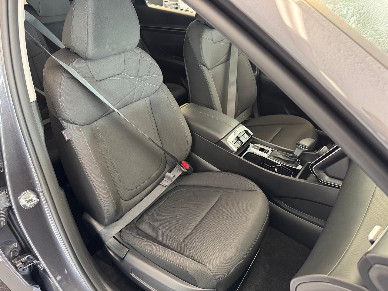 2022 Hyundai Tucson Essential AWD+ApplePlay+LIKE NEW+CLEAN CARFAX Photo24