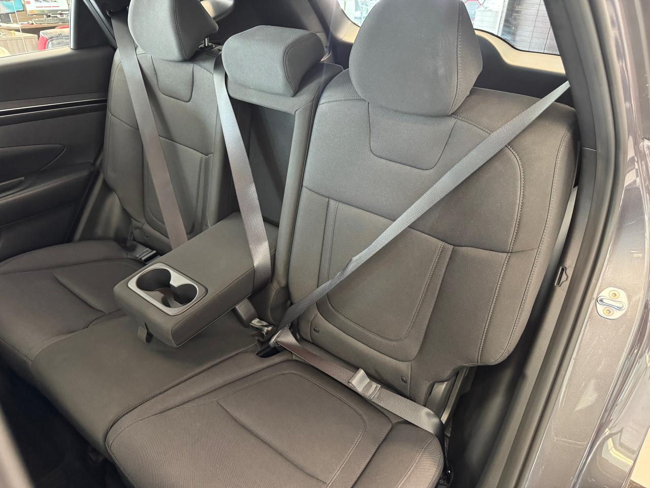 2022 Hyundai Tucson Essential AWD+ApplePlay+LIKE NEW+CLEAN CARFAX - Photo #26