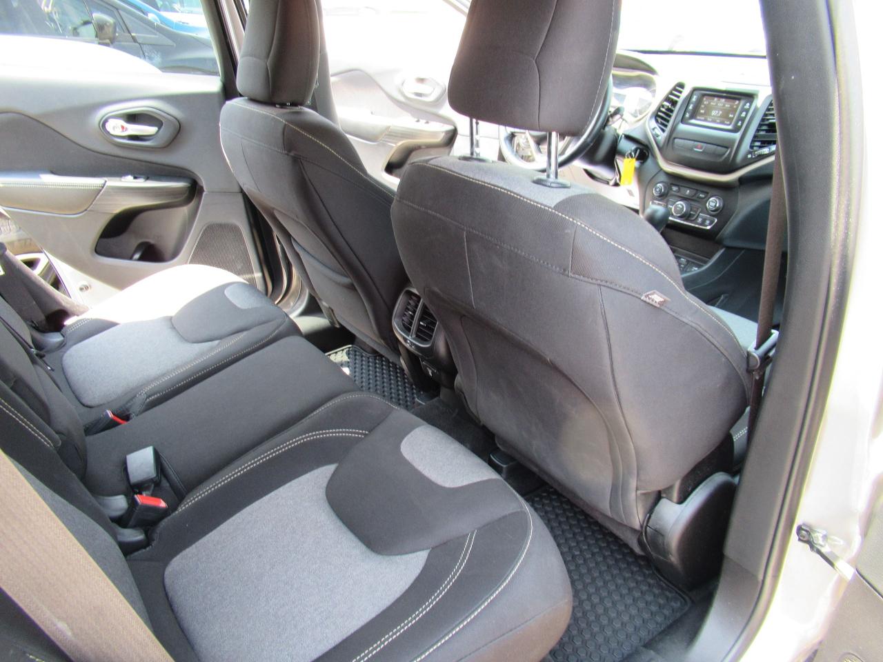 2014 Jeep Cherokee North Elavation - Photo #9