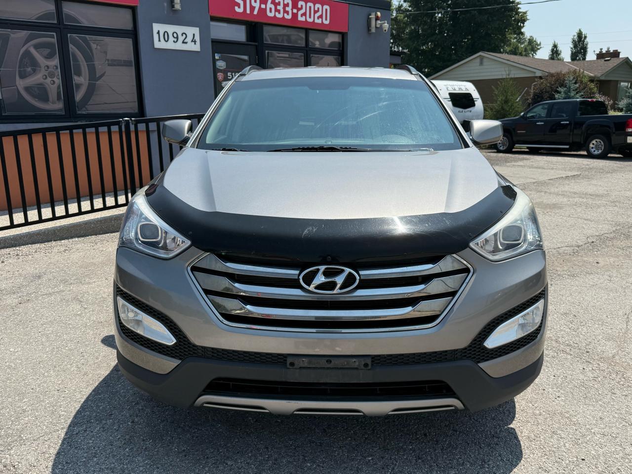 2013 Hyundai Santa Fe Premium | Heated Seats | Bluetooth | Cruise Control - Photo #8