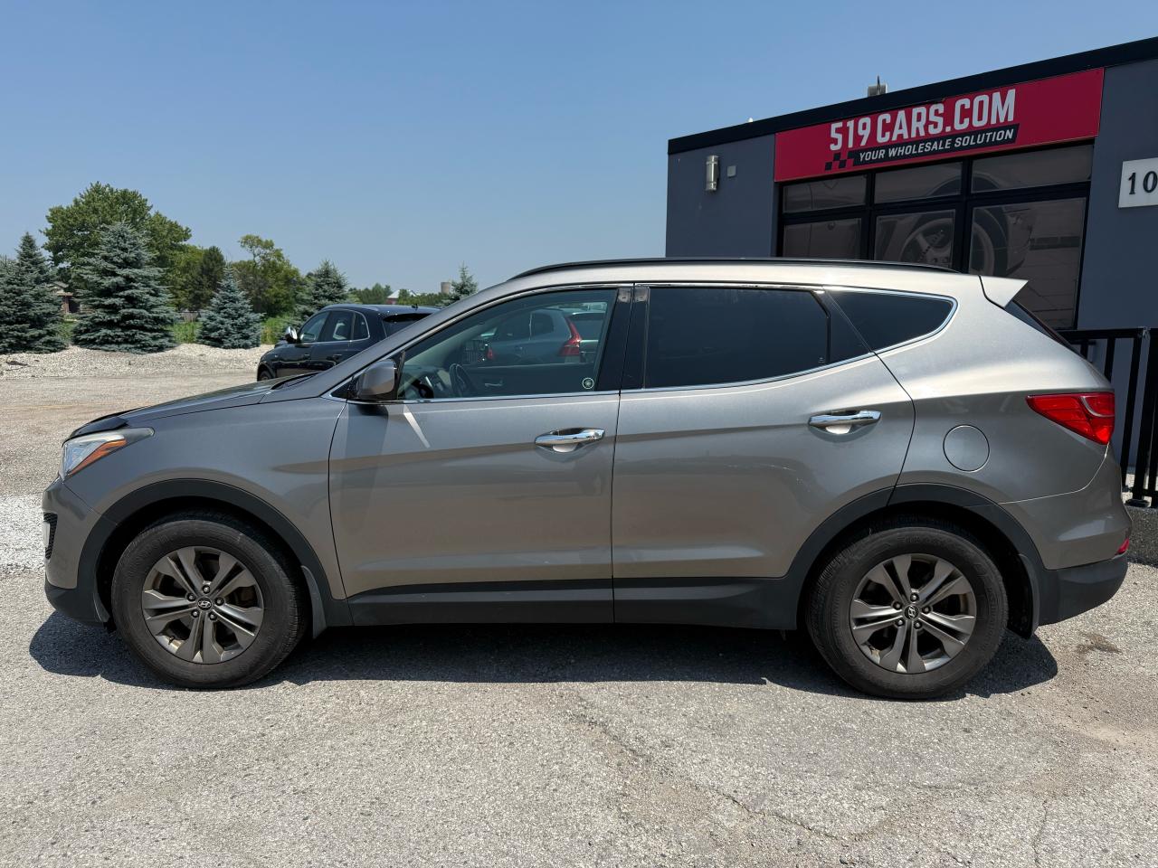 2013 Hyundai Santa Fe Premium | Heated Seats | Bluetooth | Cruise Control - Photo #2