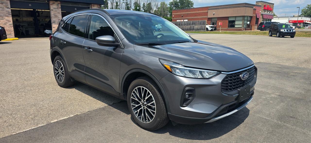 2024 Ford Escape PHEV Photo4
