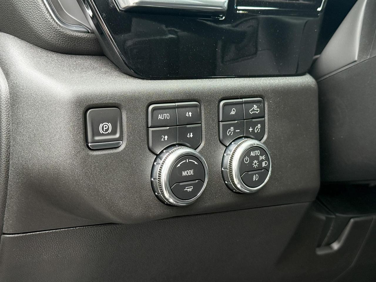 2025 GMC Sierra 1500 Elevation 3.0L DURAMAX WITH REMOTE START/ENTRY, HEATED SEATS, HEATED STEERING WHEEL, CRUISE CONTROL, HD REAR VISION CAMERA, BOSE SOUND SYSTEM Photo