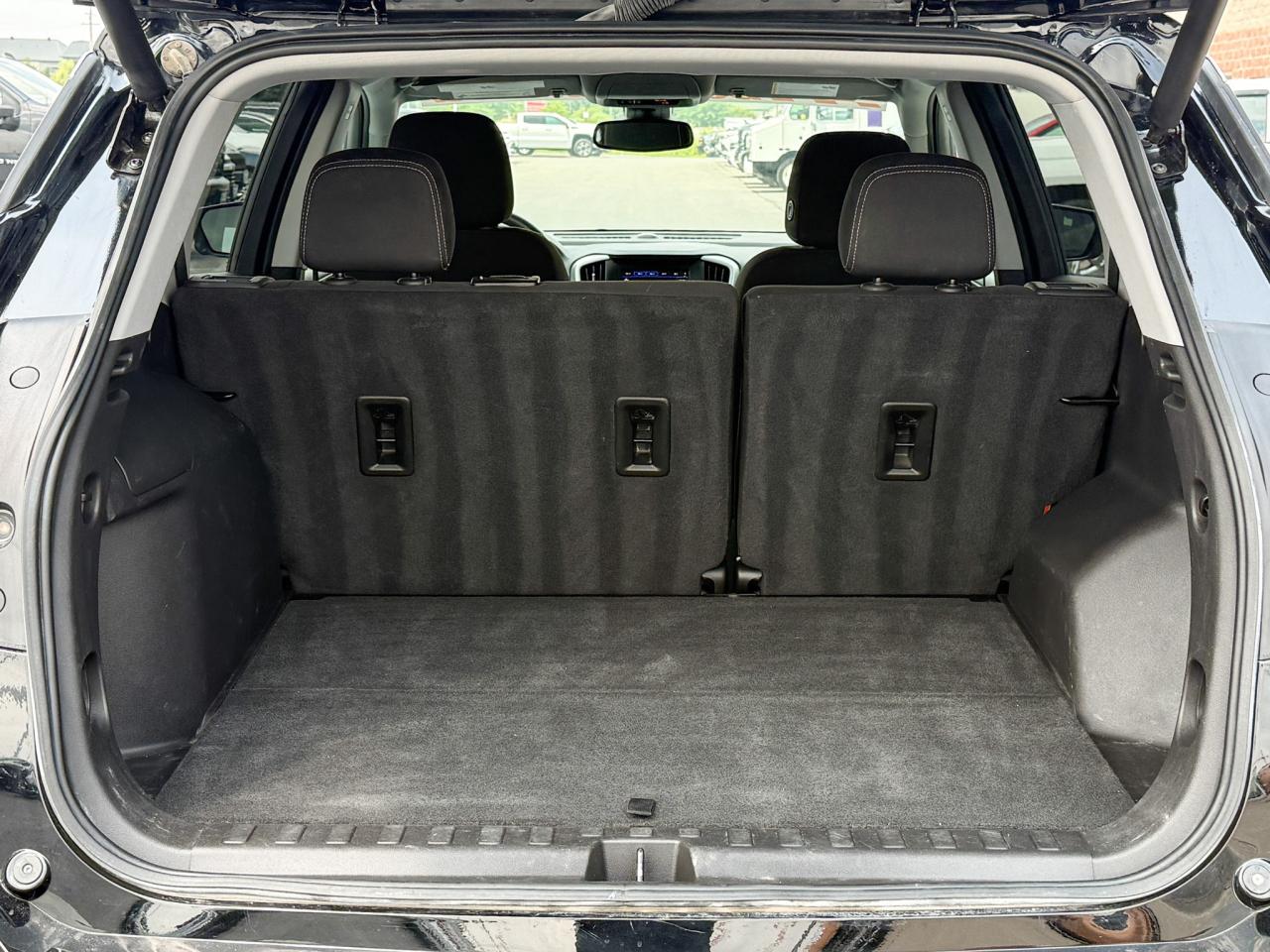 2022 GMC Terrain SLE 1.5L 4CYL AWD, HEATED FRON SEATS, REMOTE VEHICLE START, POWER LIFTGATE, AUTOMATIC CLIMATE CONTROL, 17" ALLOY WHEELS Photo4