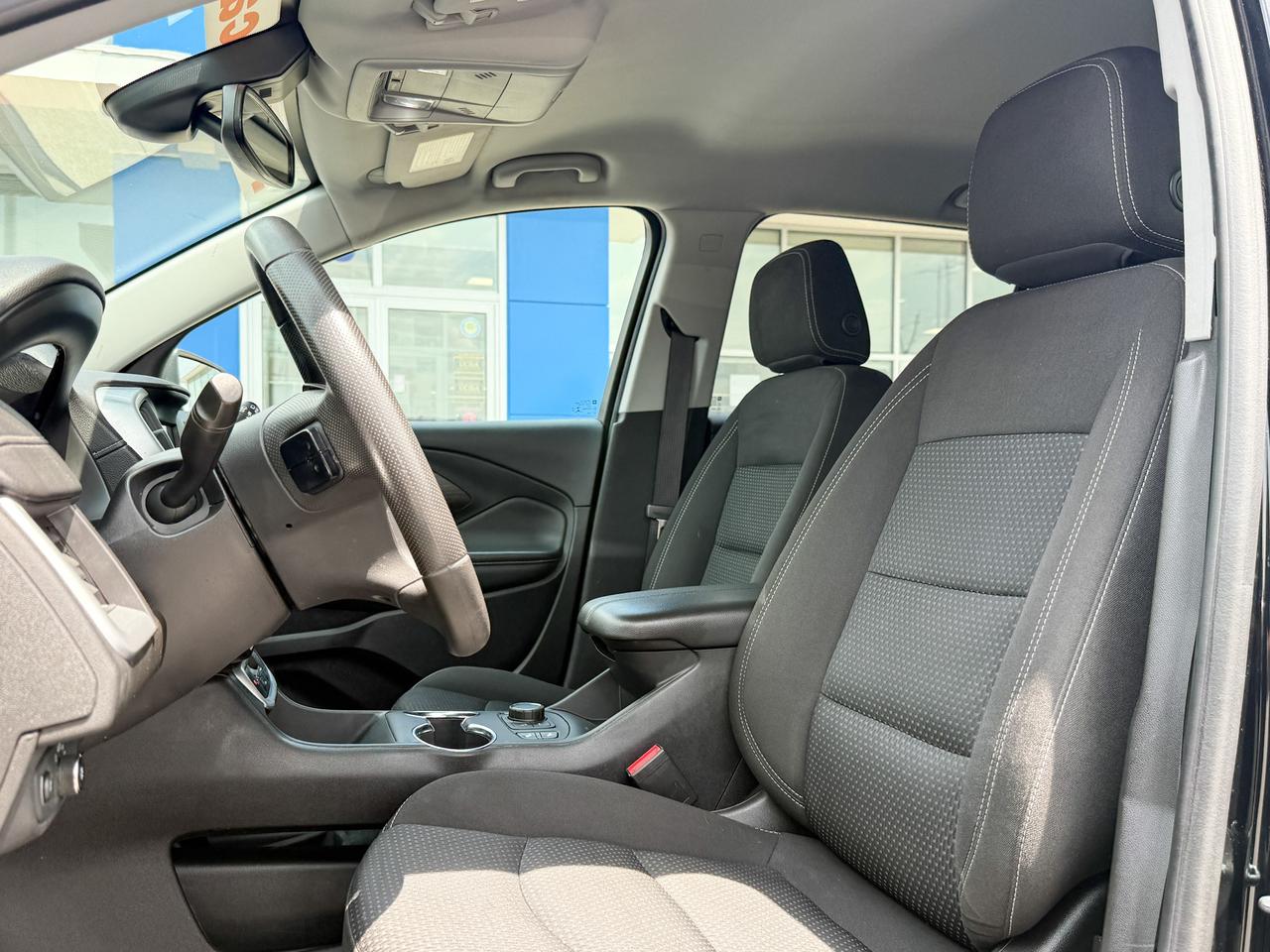 2022 GMC Terrain SLE 1.5L 4CYL AWD, HEATED FRON SEATS, REMOTE VEHICLE START, POWER LIFTGATE, AUTOMATIC CLIMATE CONTROL, 17" ALLOY WHEELS Photo