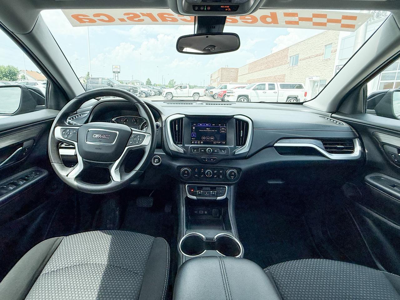 2022 GMC Terrain SLE 1.5L 4CYL AWD, HEATED FRON SEATS, REMOTE VEHICLE START, POWER LIFTGATE, AUTOMATIC CLIMATE CONTROL, 17" ALLOY WHEELS Photo