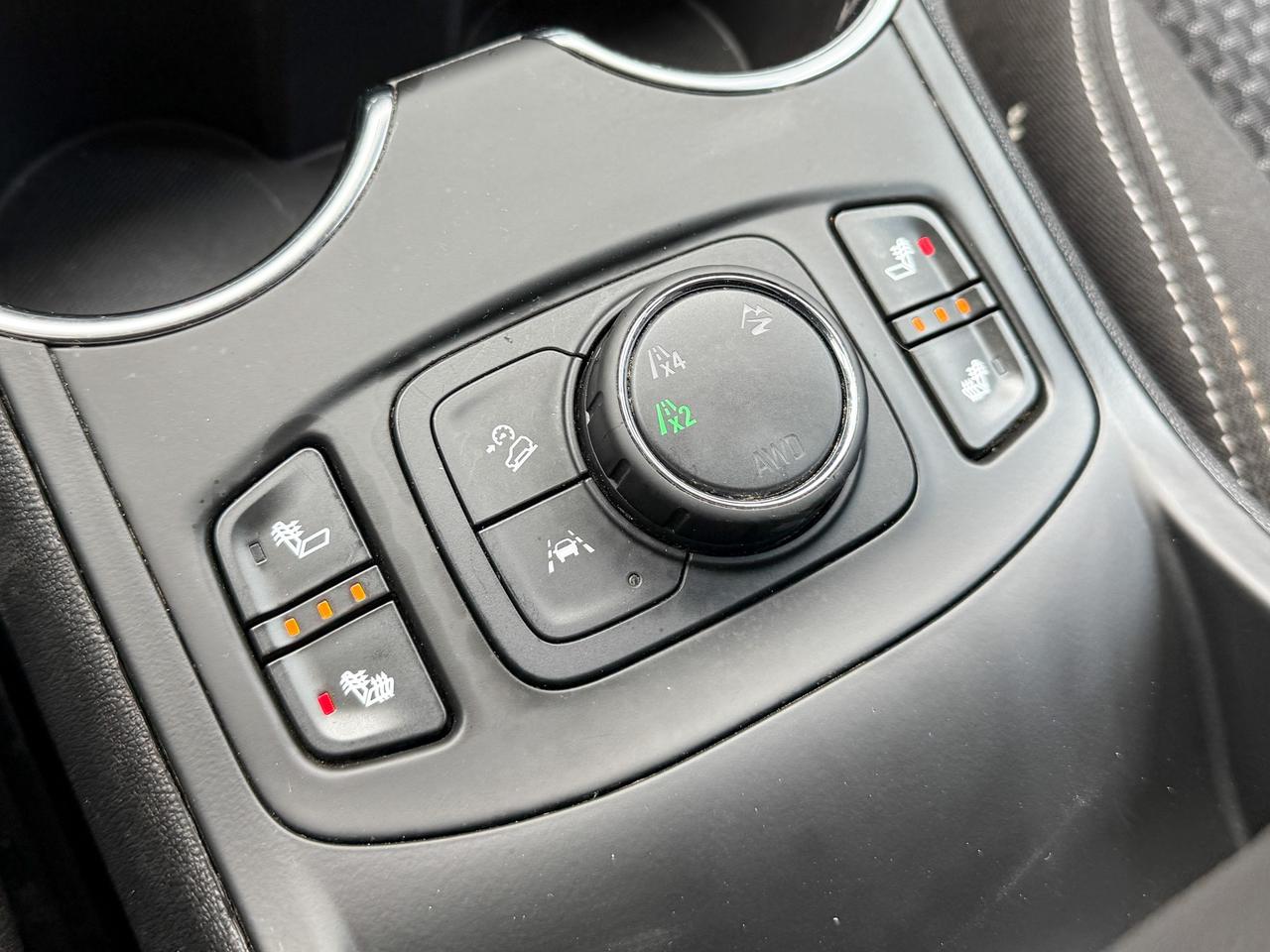 2022 GMC Terrain SLE 1.5L 4CYL AWD, HEATED FRON SEATS, REMOTE VEHICLE START, POWER LIFTGATE, AUTOMATIC CLIMATE CONTROL, 17" ALLOY WHEELS Photo