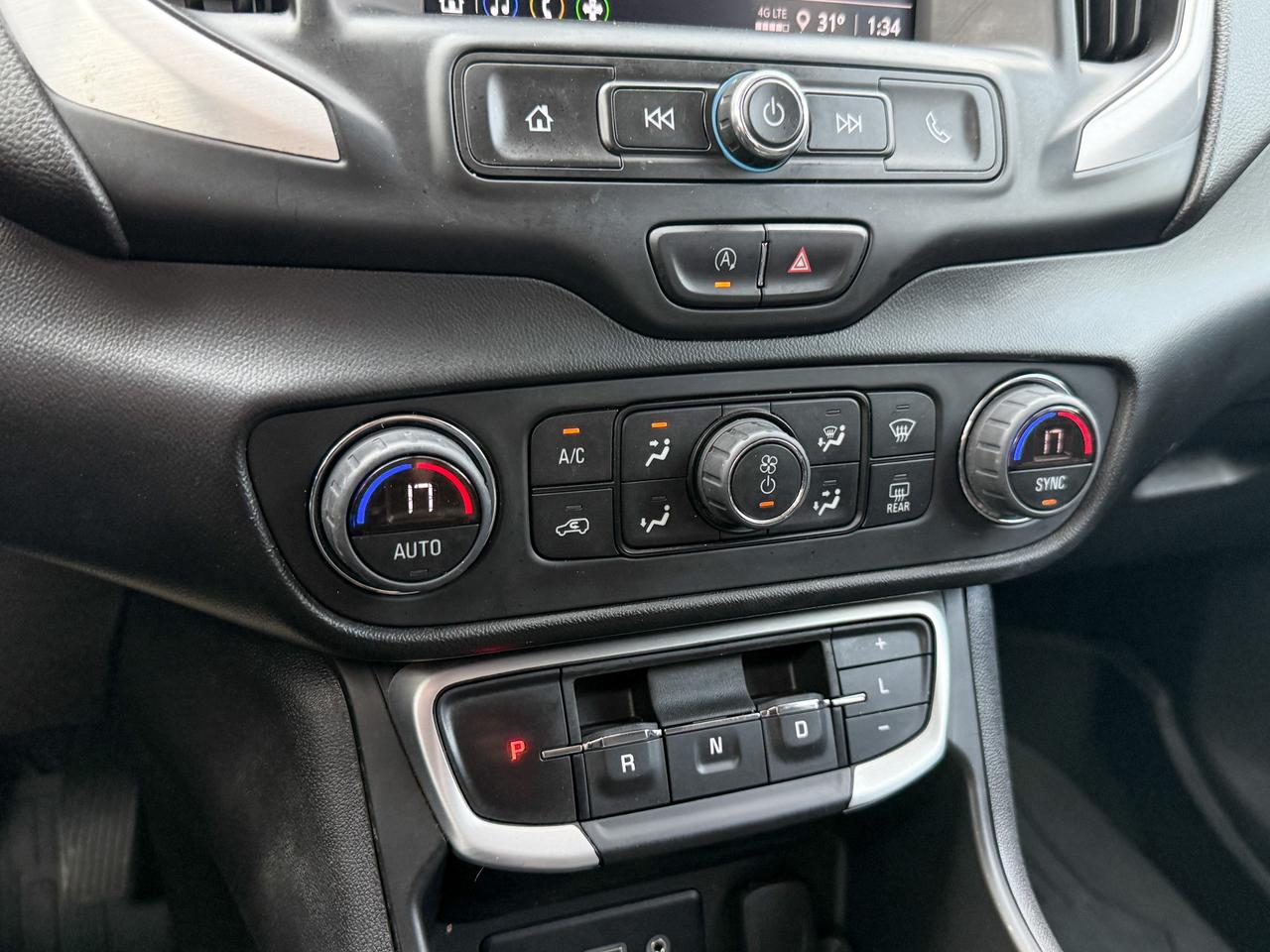 2022 GMC Terrain SLE 1.5L 4CYL AWD, HEATED FRON SEATS, REMOTE VEHICLE START, POWER LIFTGATE, AUTOMATIC CLIMATE CONTROL, 17" ALLOY WHEELS Photo