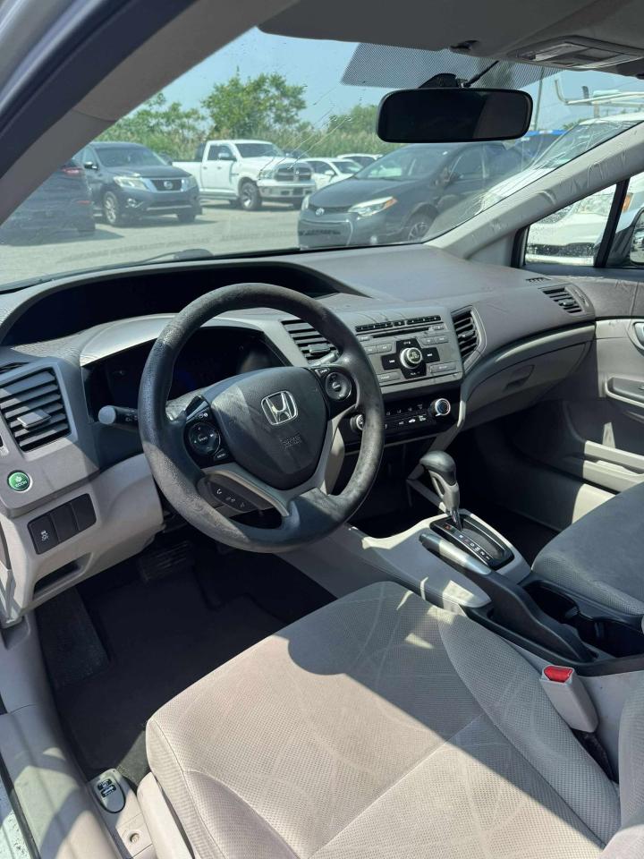 2012 Honda Civic 4dr Auto LX - Photo #6