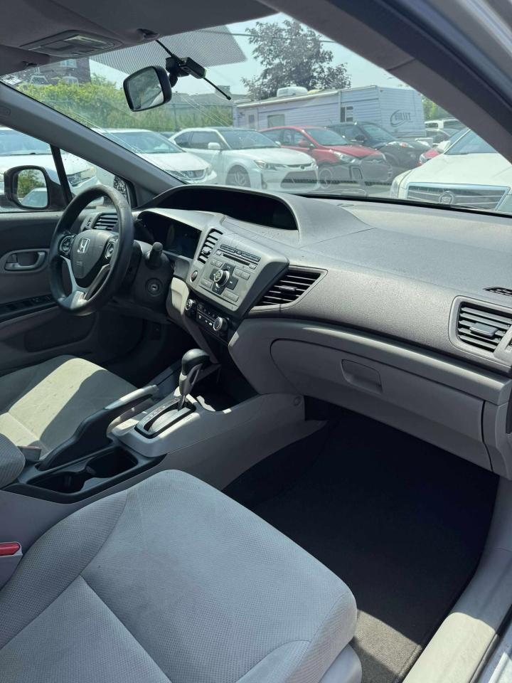 2012 Honda Civic 4dr Auto LX - Photo #7