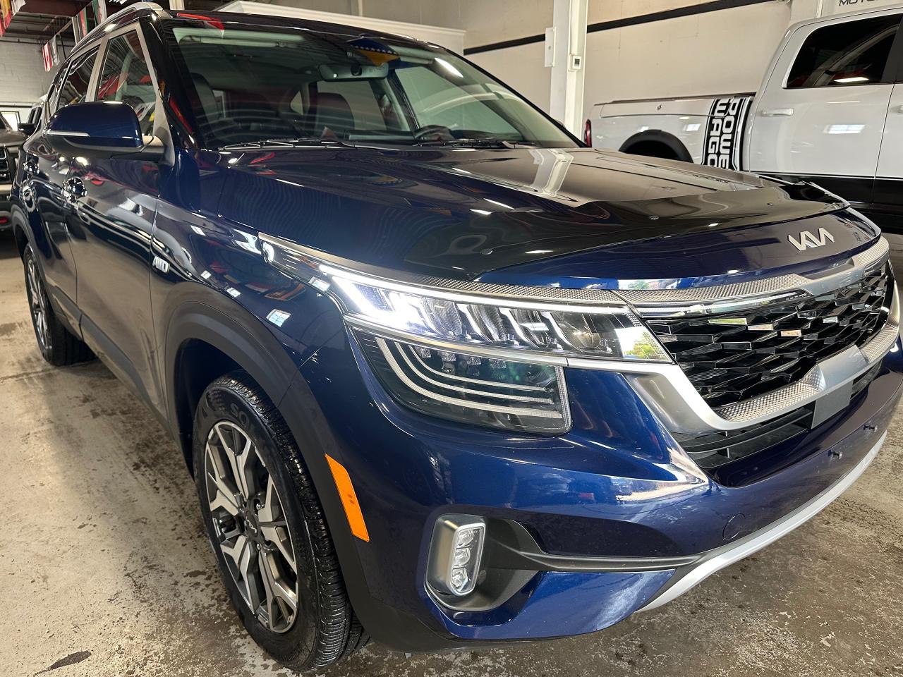 2023 Kia Seltos EX PREMIUM | SUNROOF | AIR CON SEATS | LANE ASSIST Photo4