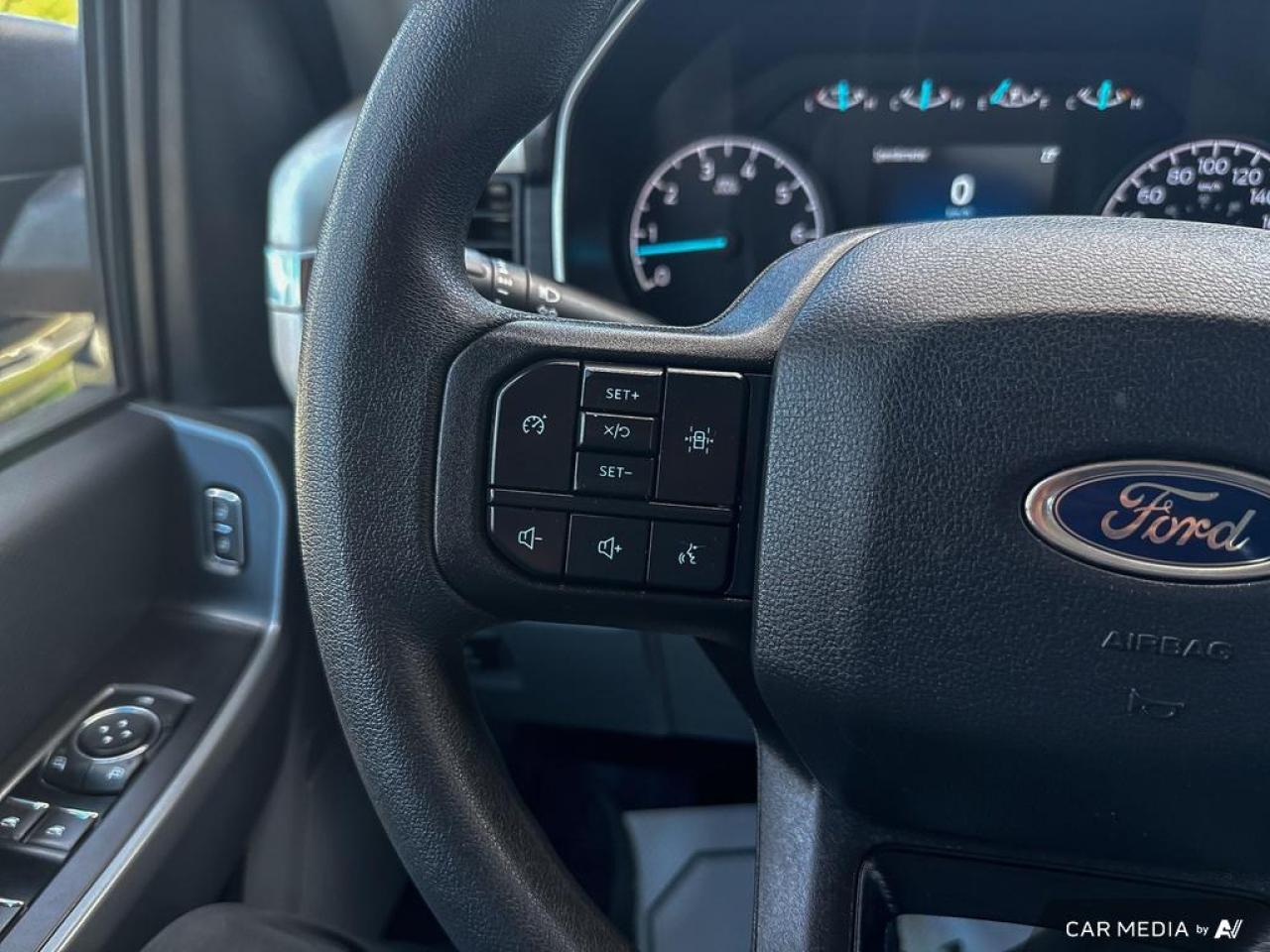 2022 Ford F-150 XTR / NO ACCIDENTS / 4X4 / NAV / 3.5L / CREW CAB - Photo #19