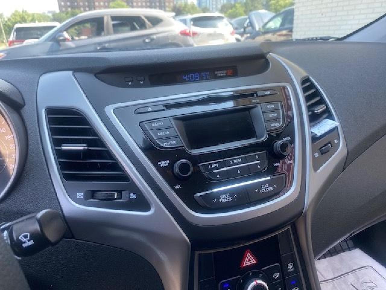 2016 Hyundai Elantra GL - Photo #8