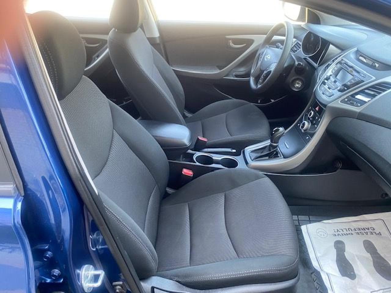 2016 Hyundai Elantra GL - Photo #9