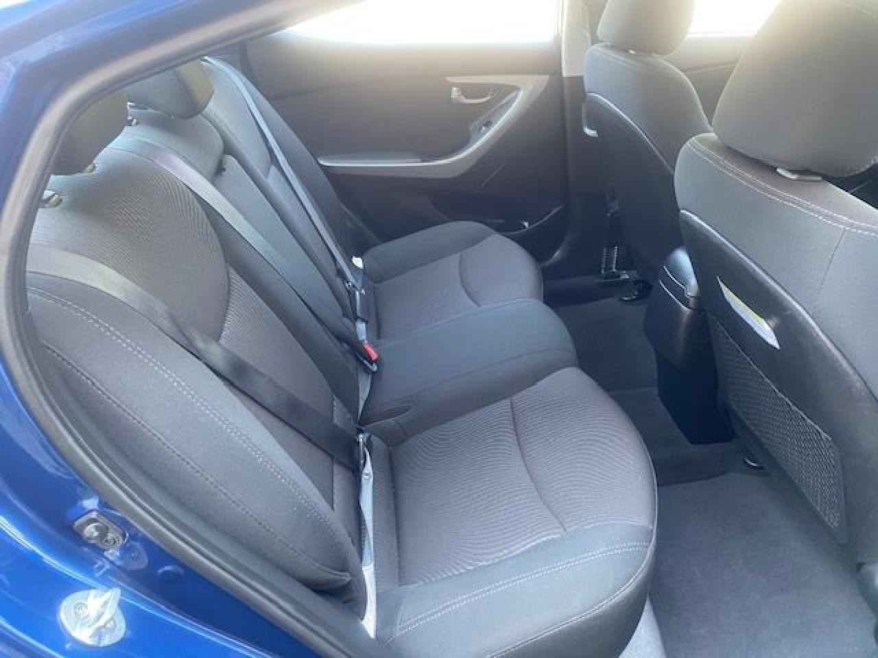 2016 Hyundai Elantra GL - Photo #11
