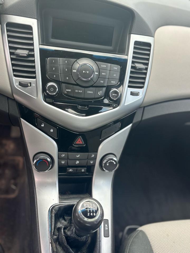 2011 Chevrolet Cruze LS+ w/1SB - Photo #4