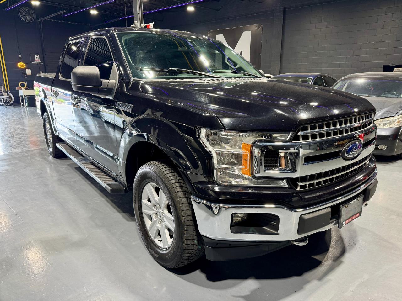 2019 Ford F-150 XLT 4WD SuperCrew 5.5' Box Photo2