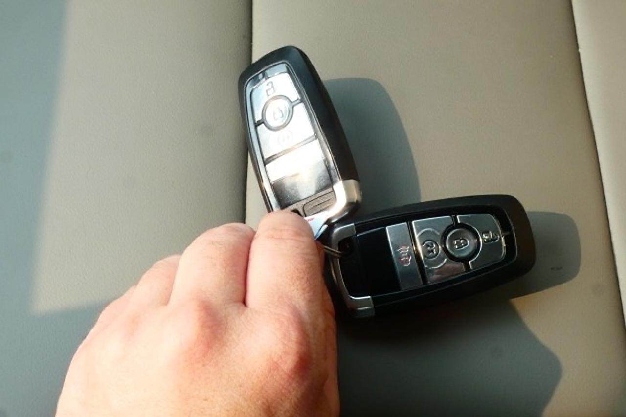 2025 Ford Maverick LARIAT HYBRID AWD w/Htd Leather, NAV, BUC - Photo #20