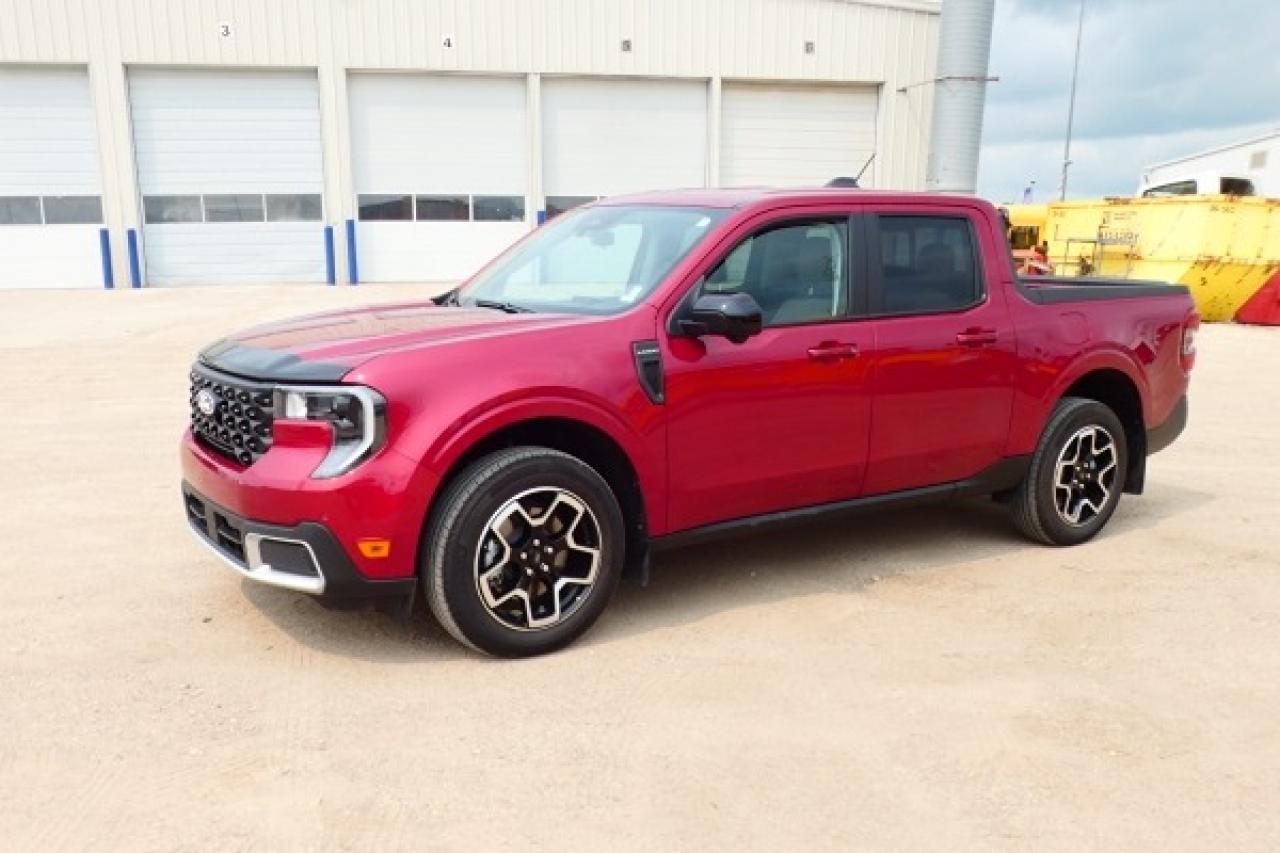 2025 Ford Maverick LARIAT HYBRID AWD w/Htd Leather, NAV, BUC - Photo #2
