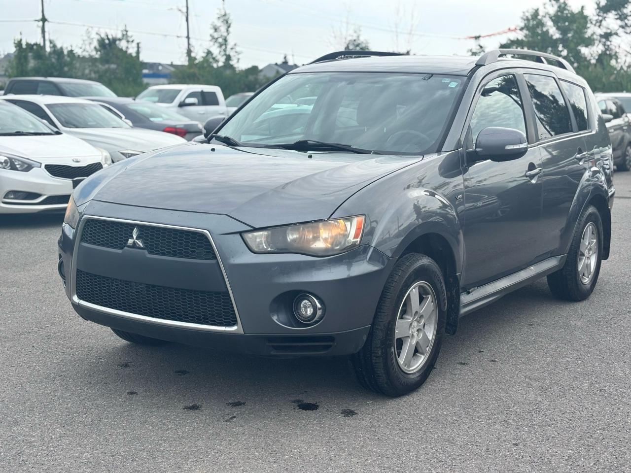 2011 Mitsubishi Outlander LS - Photo #3