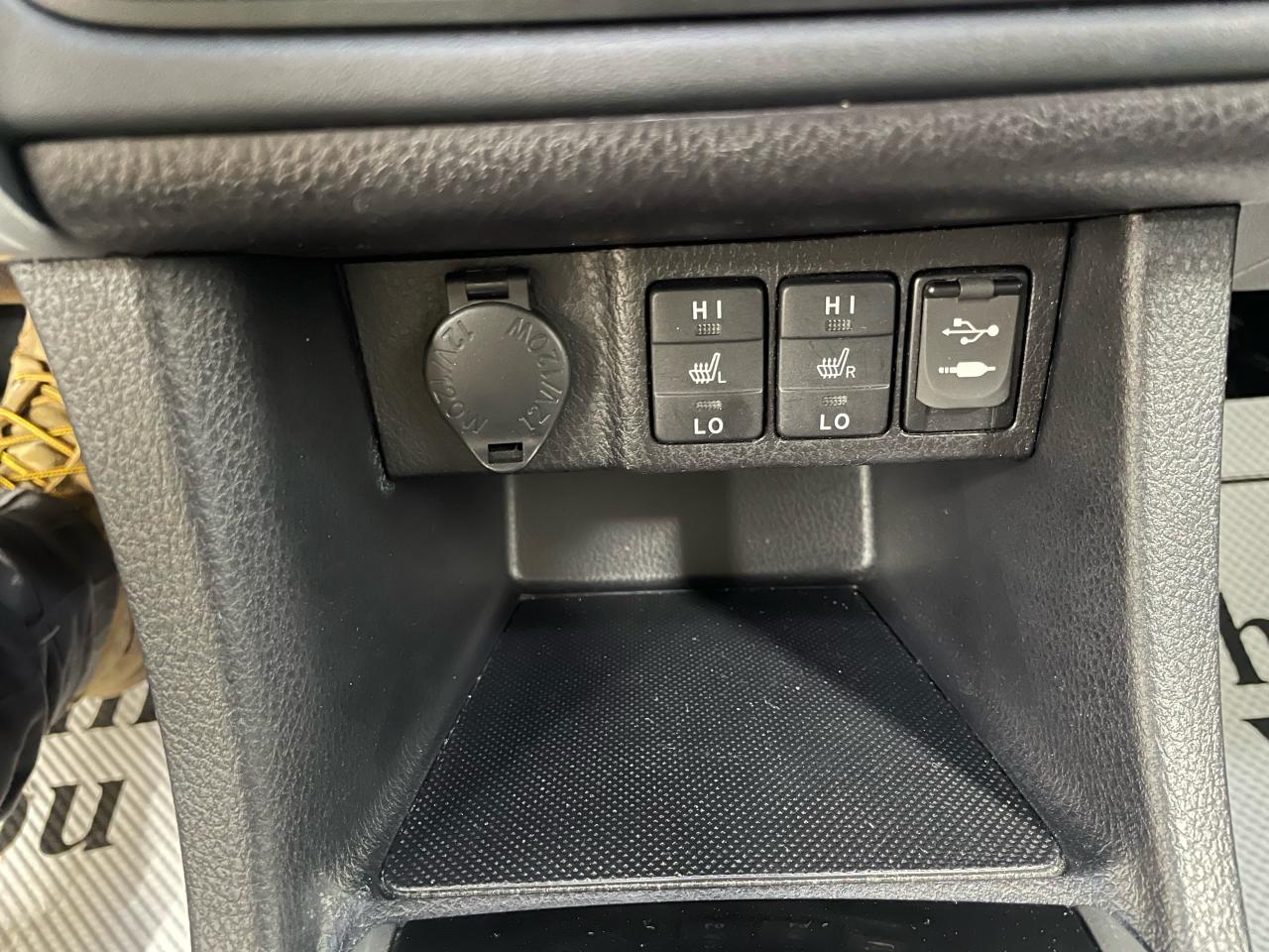 2017 Toyota Corolla LE UPGRADE Photo12