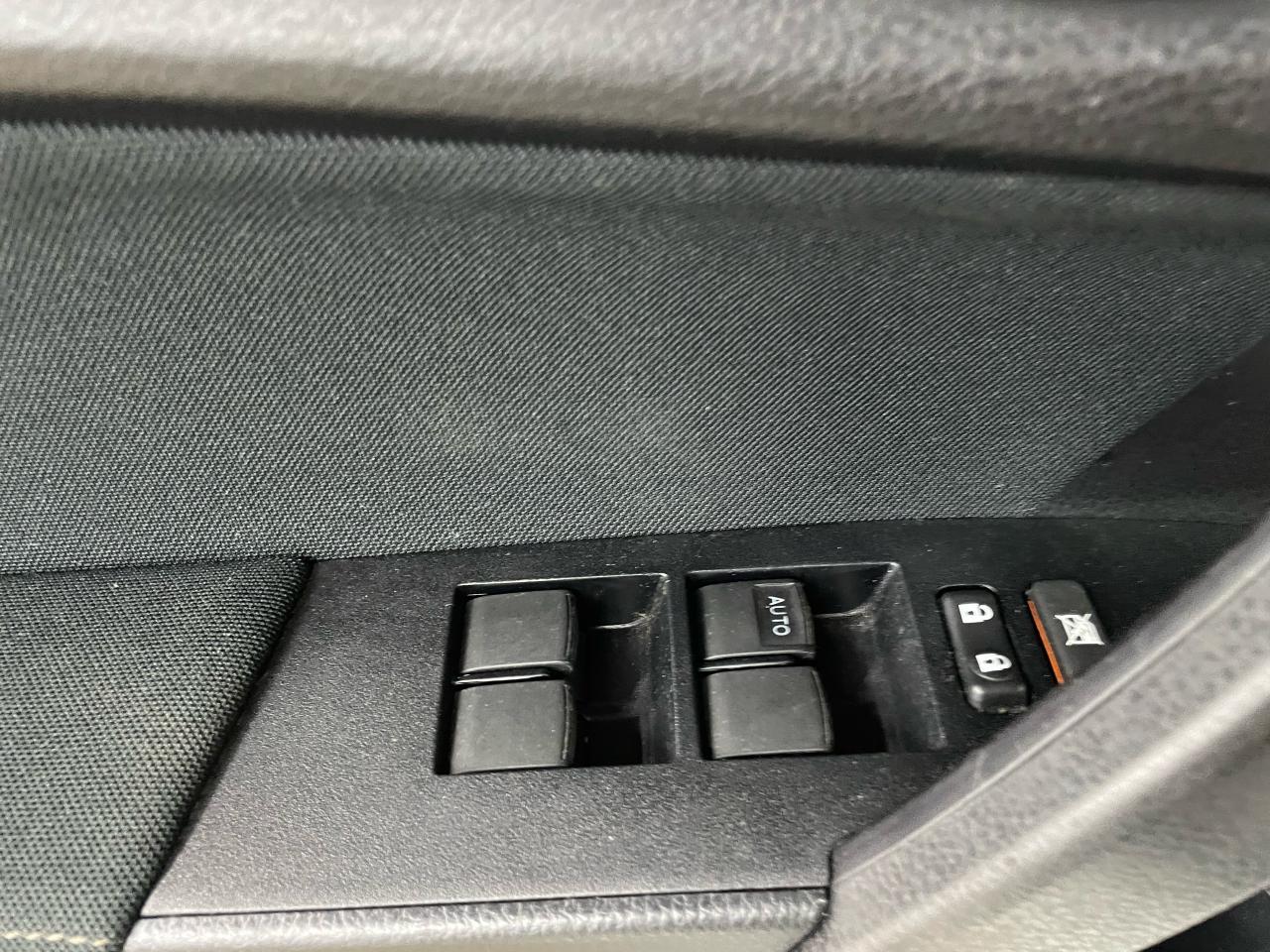 2017 Toyota Corolla LE UPGRADE Photo39