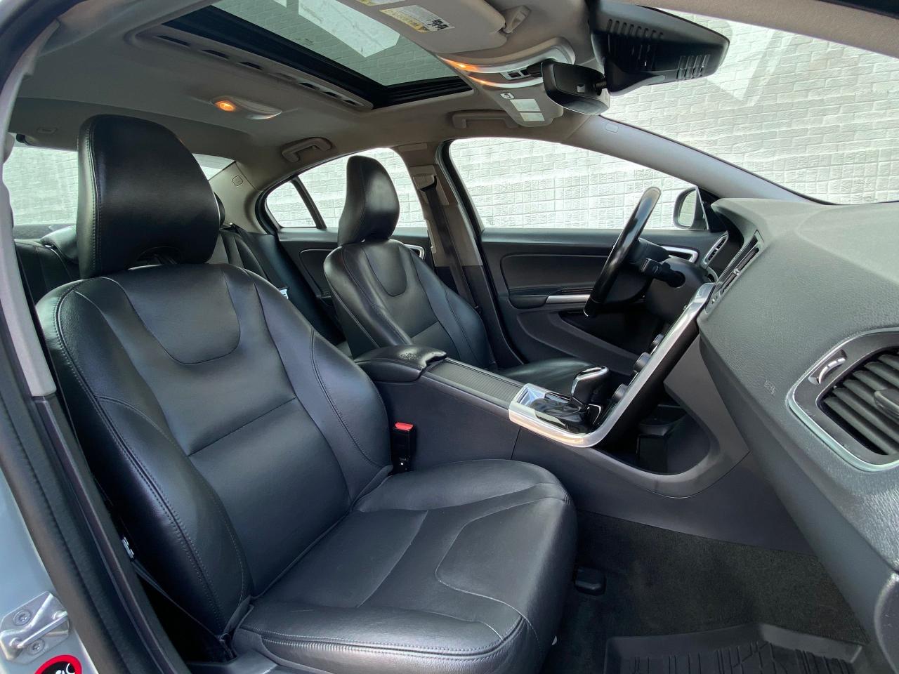 2018 Volvo S60 T5 AWD-DYNAMIC-POLESTAR PERFORMANCE PKG - Photo #13