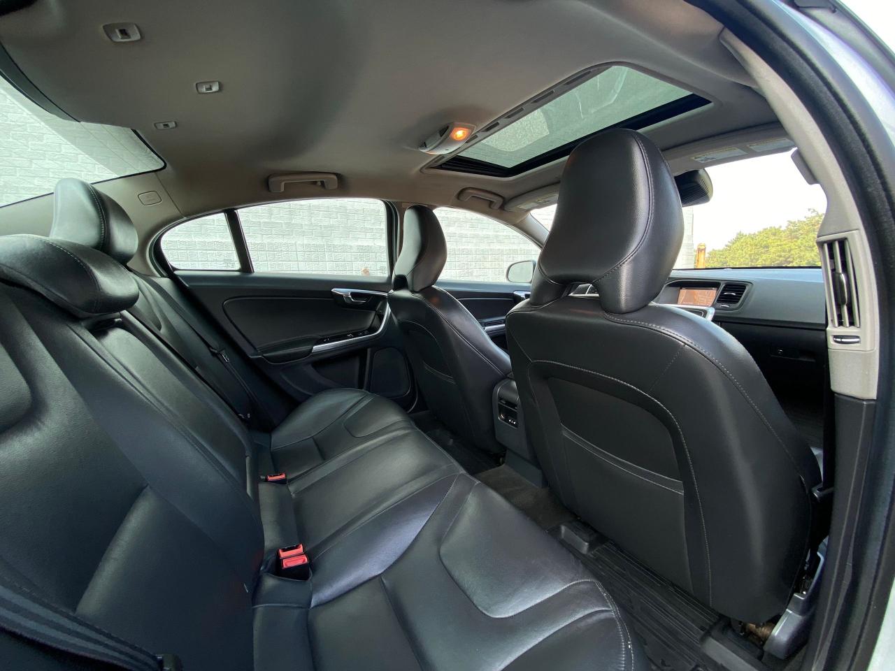 2018 Volvo S60 T5 AWD-DYNAMIC-POLESTAR PERFORMANCE PKG - Photo #14