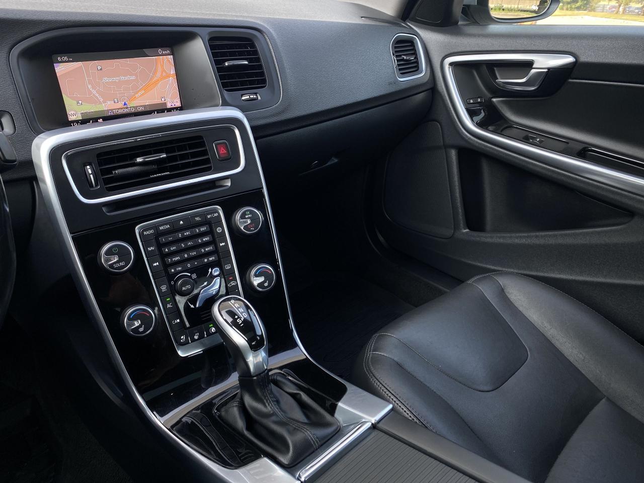 2018 Volvo S60 T5 AWD-DYNAMIC-POLESTAR PERFORMANCE PKG - Photo #12