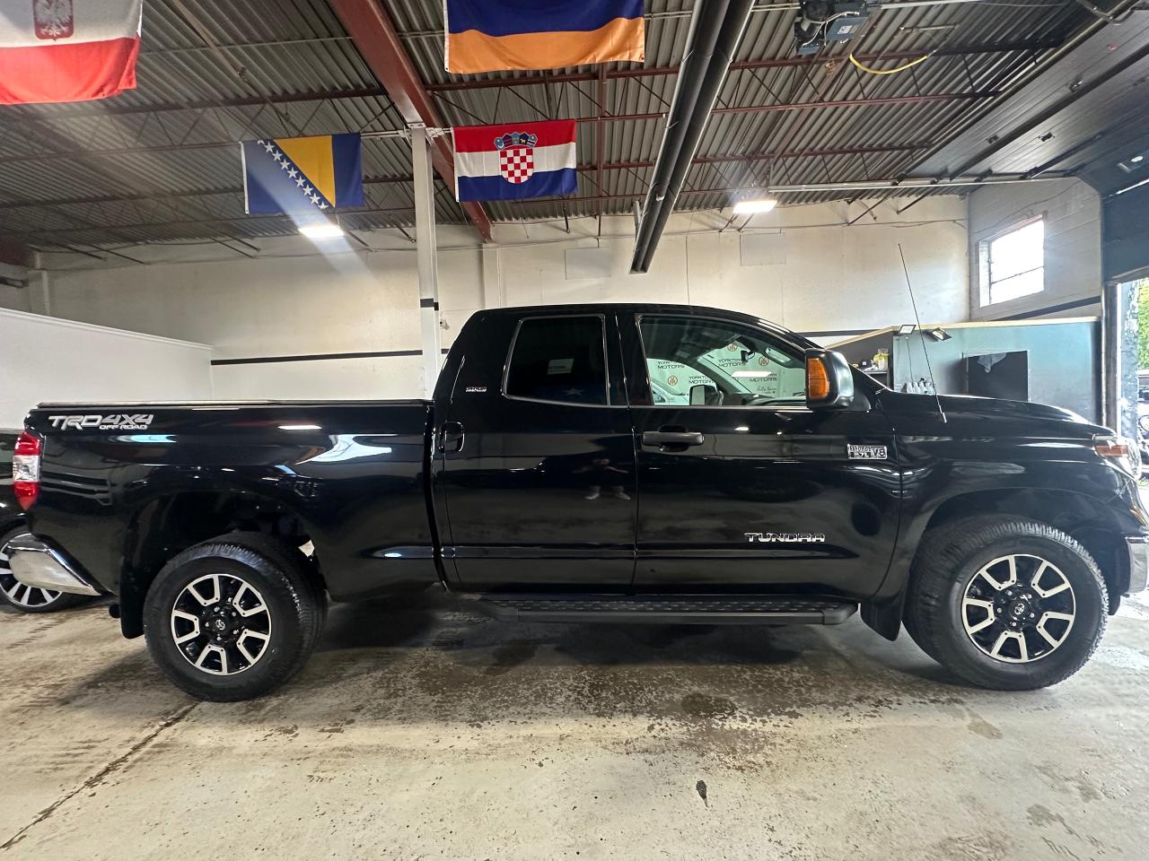 2019 Toyota Tundra 4X4 Double Cab SR5 Plus 5.7L - Photo #8