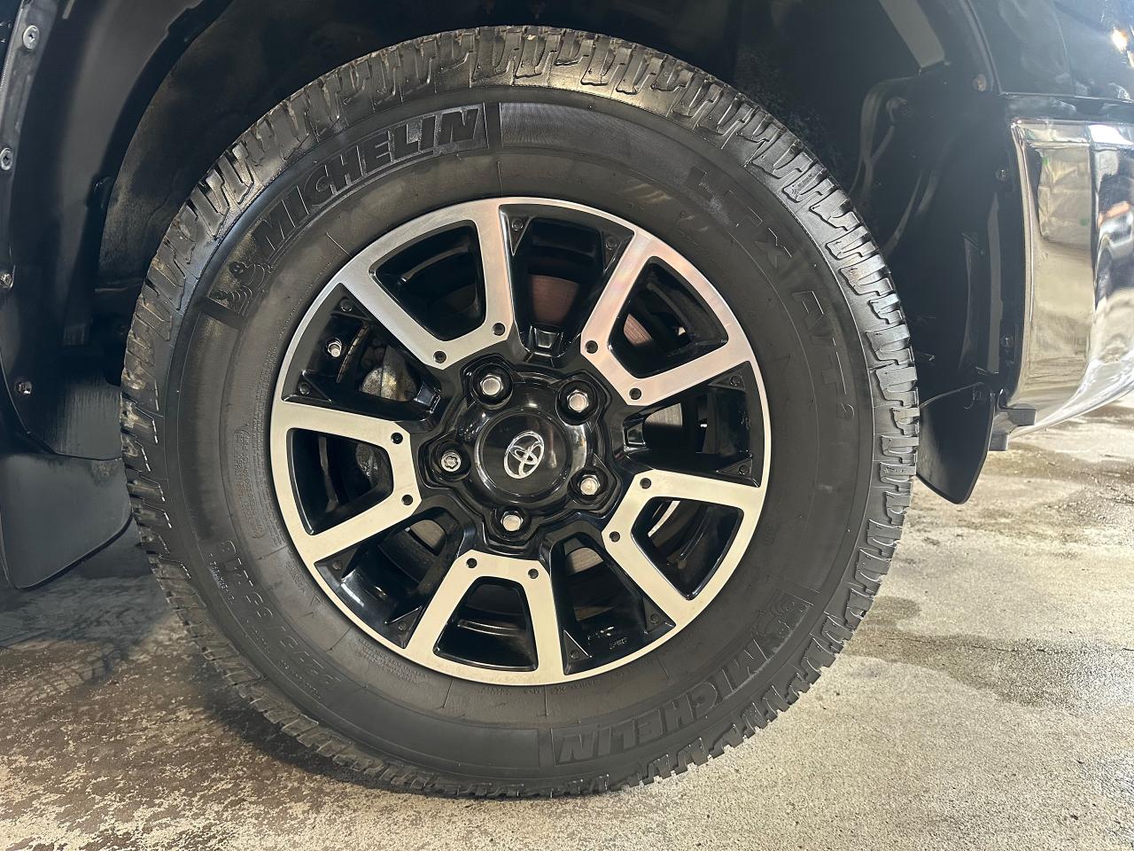 2019 Toyota Tundra 4X4 Double Cab SR5 Plus 5.7L Photo4