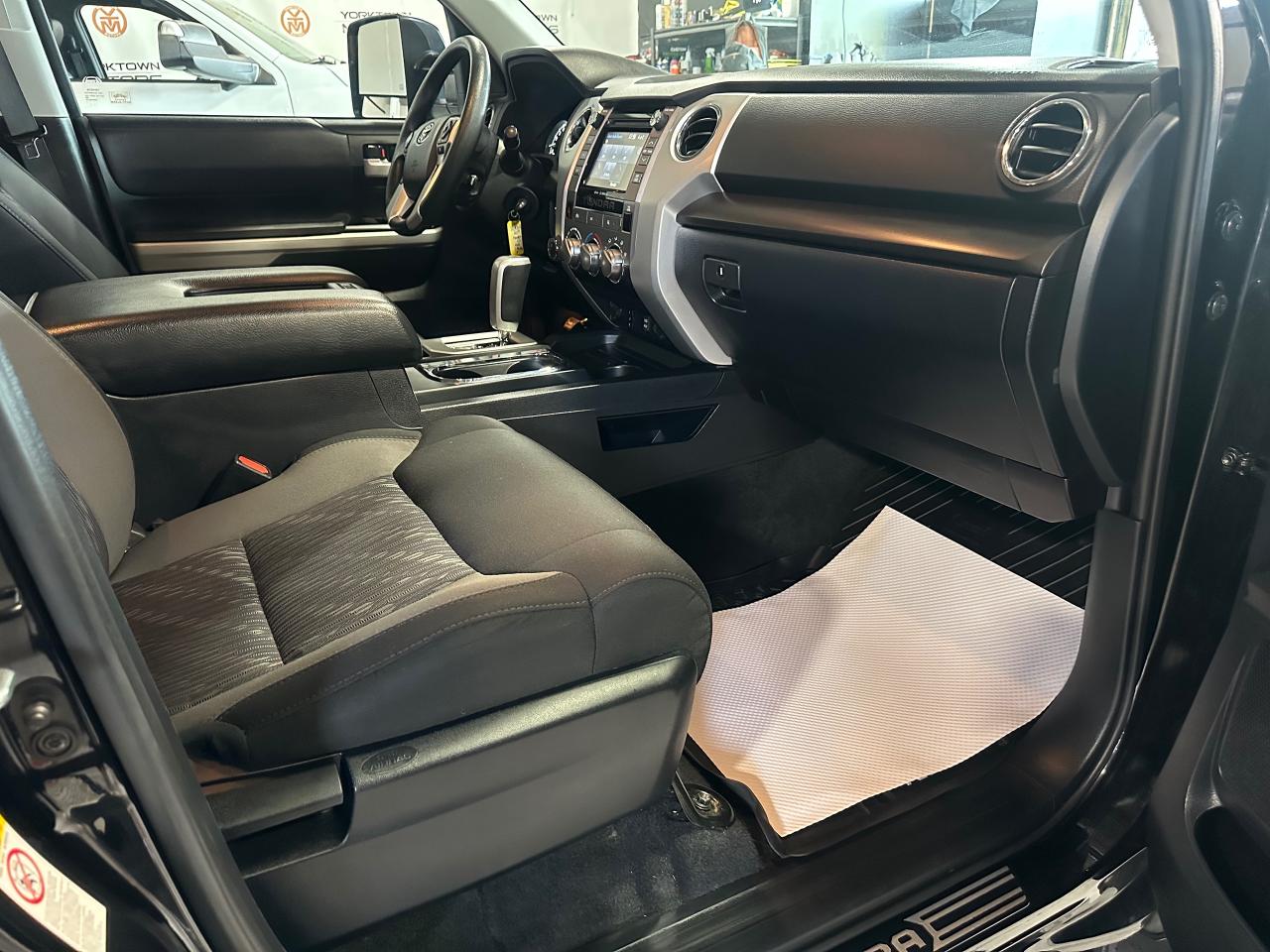 2019 Toyota Tundra 4X4 Double Cab SR5 Plus 5.7L - Photo #12